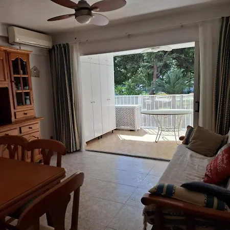 公寓 With A Large Terrace And Pool